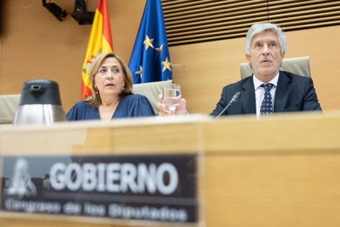 Marlaska anuncia 35 millones para alargar los espigones fronterizos en Ceuta