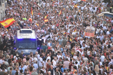Más de 15.000 ceutíes exigen 