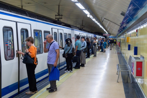 Usuarios de Metro denuncian el 