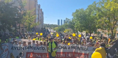 Vecinos de Montecarmelo protestan en la calle contra el cantón de limpieza