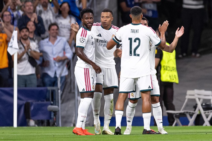 El Real Madrid solventa con apuros el estreno en Champions