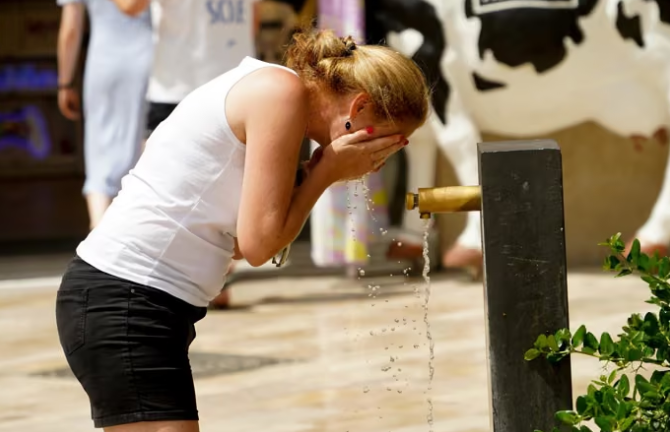 Las tormentas y el calor ponen en aviso a toda Espa&ntilde;a