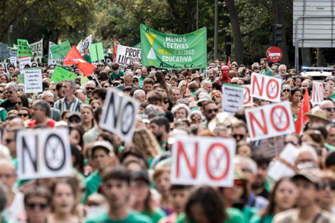 La educación pública se manifiesta como prólogo a la huelga indefinida del 14 de octubre