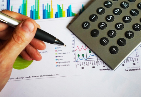 Verifactu y factura electrónica: dos obligaciones diferentes que te afectan como autónomo o empresario