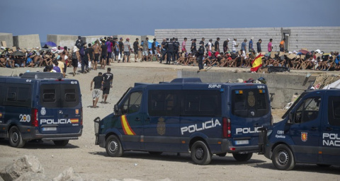 Un informe de la Policía atribuye a fuerzas marroquíes la invasión de Ceuta