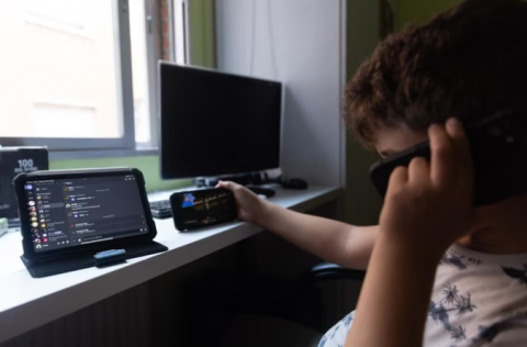 Una campaña advierte sobre los riesgos en el entorno digital
