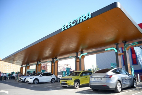 Carabanchel inaugura la estación urbana de recarga ultrarrápida más potente de Europa