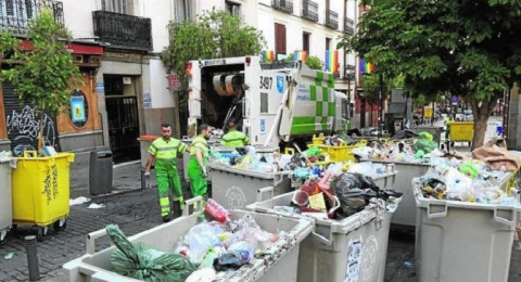 Almeida activa un plan para mejorar la limpieza de las calles de Madrid