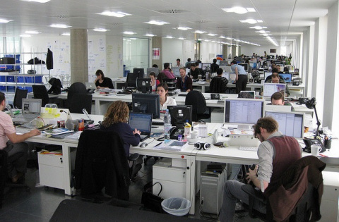 El 42% de los empleados que hace horas extra no las cobra