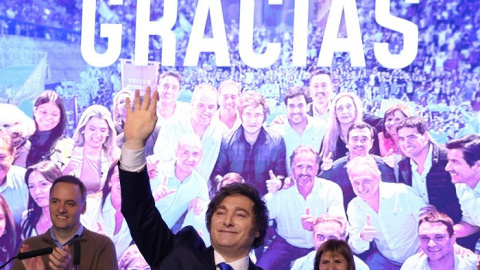 El partido de Milei arrasa en las legislativas en Argentina