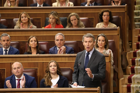 Feijóo ataca a Sánchez con la corrupción por 