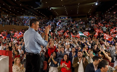 Sánchez apela al voto progresista para evitar la 