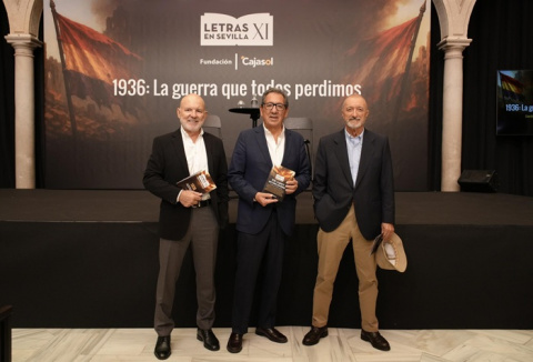 Pérez-Reverte inaugura '1936: La guerra que todos perdimos'