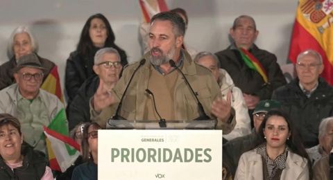 Abascal asegura que si gana las elecciones los sacrificios serán para inmigrantes, partidos y sindicatos