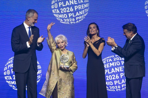 Isabel Allende gana el Planeta con 'La hora antes del alba'