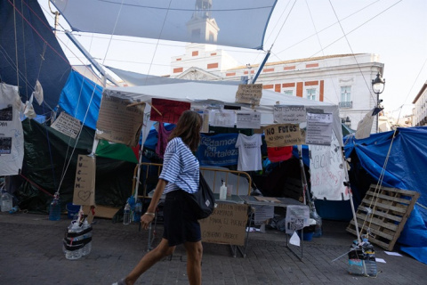 La Comunidad cierra la estación de Sol por los problemas de salubridad de la acampada