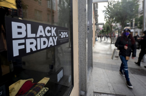 Aplazar con tarjeta compras de Black Friday y Navidad las encarece hasta un 28%