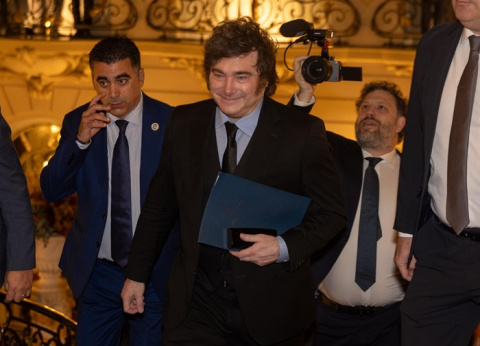 Milei llama dictador a Sánchez y dice que fomentó la 