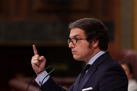 Vox acusa a Sánchez de intentar revertir la paralización de la 'ley de nietos'