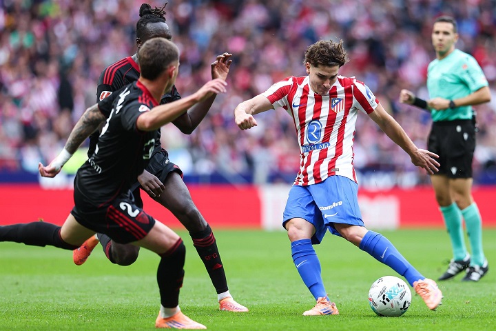 El Atlético golea al Sevilla