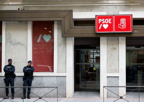 El juez reclama al PSOE los pagos en metálico de 2017 a 2024 y sus justificantes