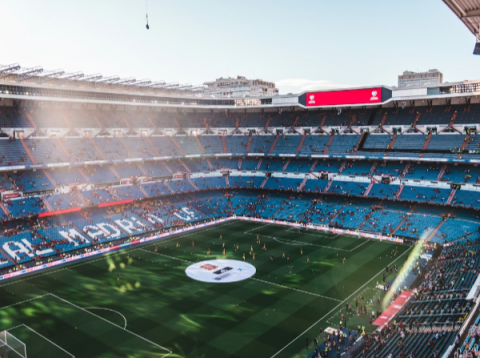 Michael Oliver arbitrará el Olympiacos-Real Madrid