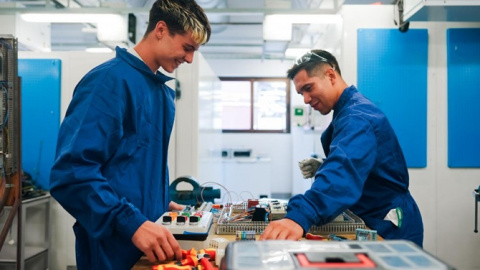 La Comunidad mejora la oportunidad laboral de jóvenes sin formación