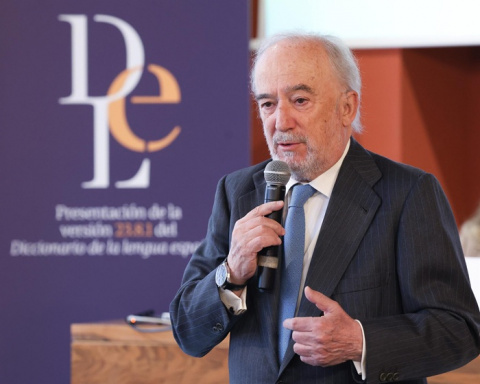 'Mena', 'Farlopa', 'bocachancla', 'turismofobia', 'braguetazo', nuevas palabras del Diccionario español