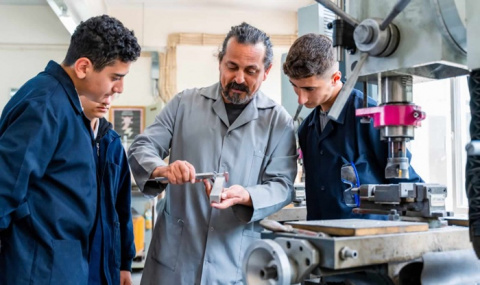 Hallazgos y datos clave sobre la FP Dual: Qué revela la guía y cómo pueden aprovecharlos los centros