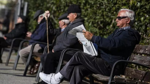 Las pensiones contributivas y de clases pasivas subirán un 2,7% en 2026