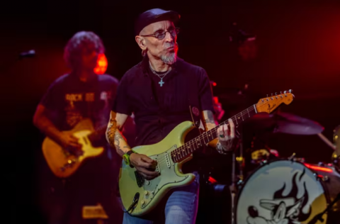 Fito & Fitipaldis triunfa con sus 'aullidos' en su esperado regreso a Madrid